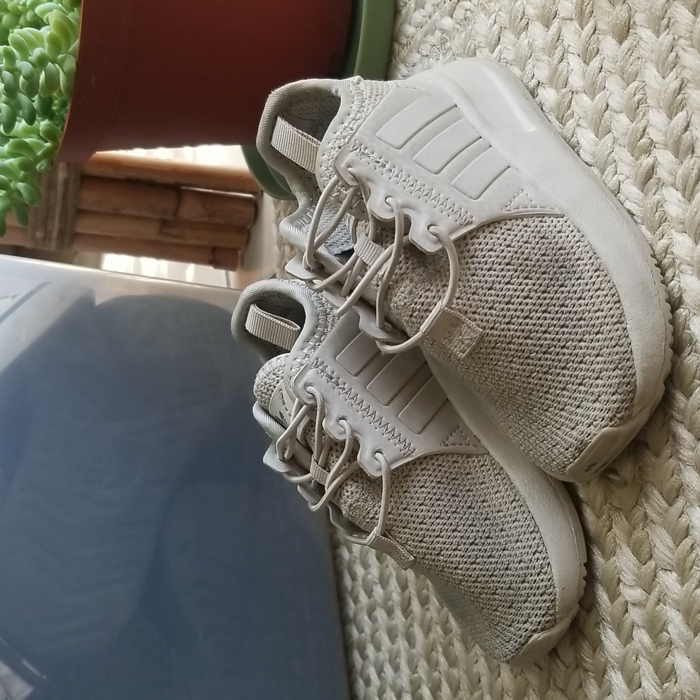 Adidas toddler xlpr shoes nude sz 5